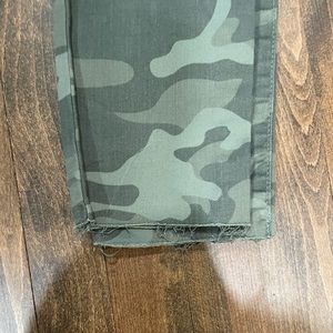 High rise camo skinny pants NEW
